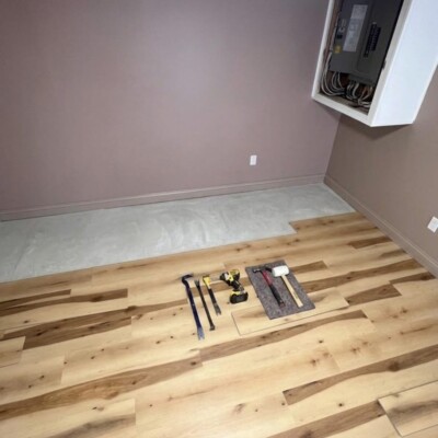 Professional installation of laminate and hardwood flooring. Laminate and hardwood flooring installation process in Orlando FL